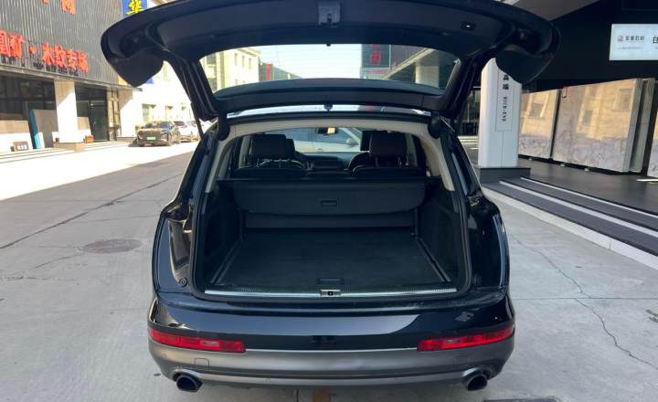 奥迪 Q7 2012款 3.0 TFSI 技术型(245kW)