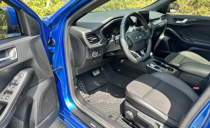 福特 福克斯 2021款 三厢 EcoBoost 180 自动ST Line