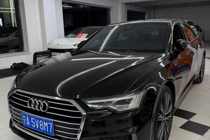 奥迪 A6L 40 TFSI 豪华动感型