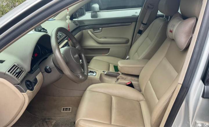 奥迪 A4 2005款 2.4L 舒适型