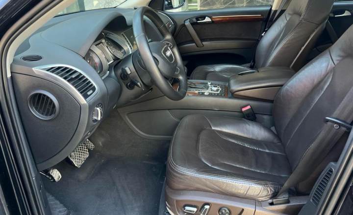 奥迪 Q7 2012款 3.0 TFSI 技术型(245kW)