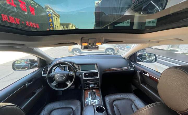 奥迪 Q7 2012款 3.0 TFSI 技术型(245kW)