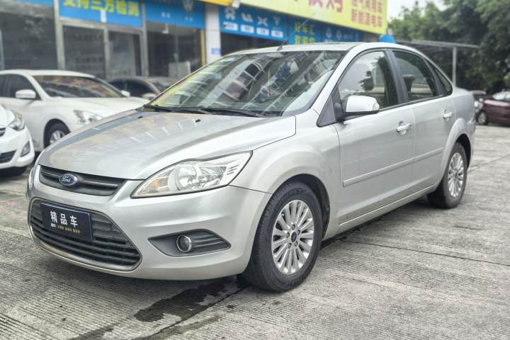 福特 福克斯 2013款 三厢经典 1.8L 自动时尚型