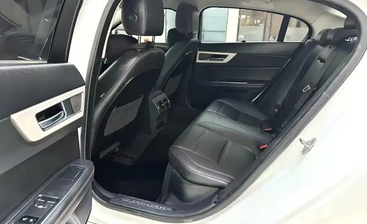 捷豹 XEL 2019款 2.0T 200PS 尊享版