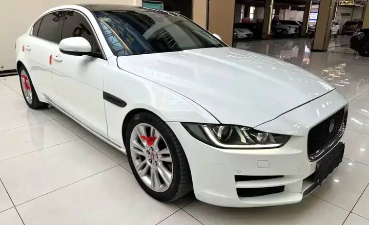 捷豹 XEL 2019款 2.0T 200PS 尊享版