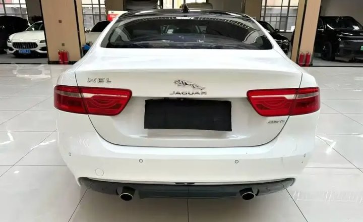 捷豹 XEL 2019款 2.0T 200PS 尊享版