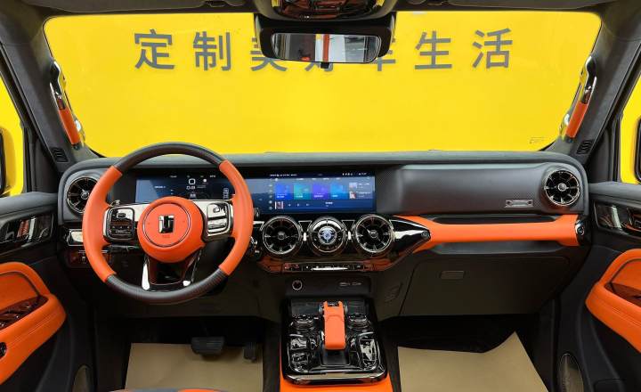 超境汽车 共创坦克300 2021款 2.0T 赛博坦克