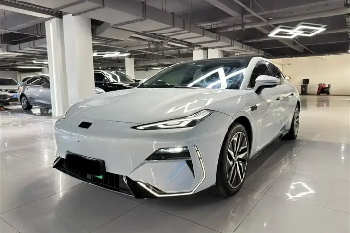 吉利银河 银河E8 2024款 550km 后驱MAX