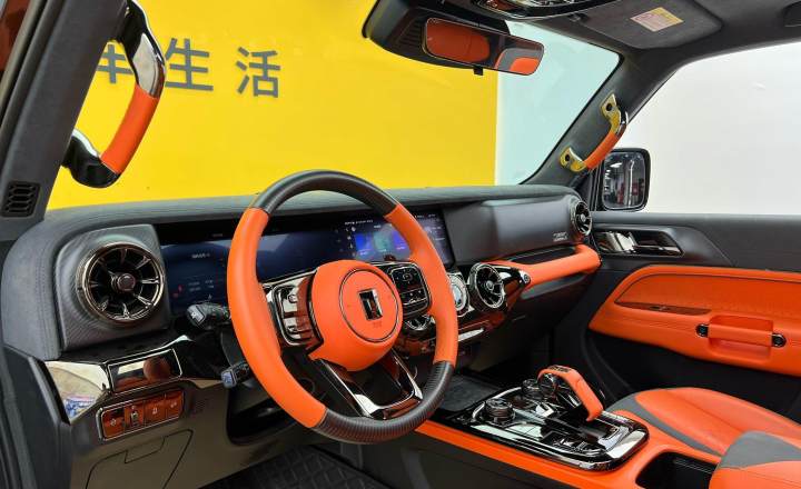 超境汽车 共创坦克300 2021款 2.0T 赛博坦克