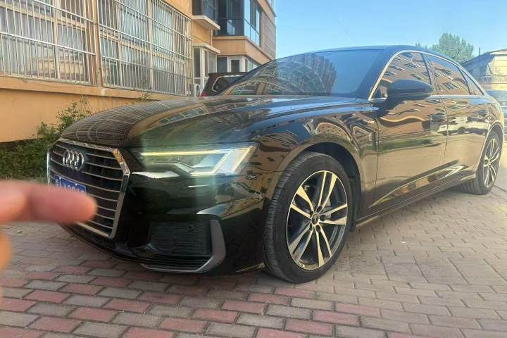奥迪 A6L 40 TFSI 豪华动感型