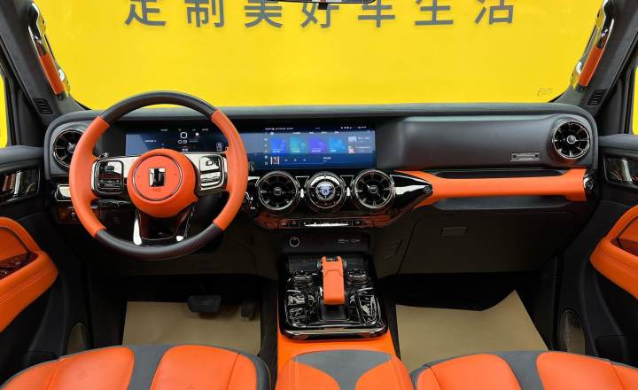 超境汽车 共创坦克300 2021款 2.0T 赛博坦克