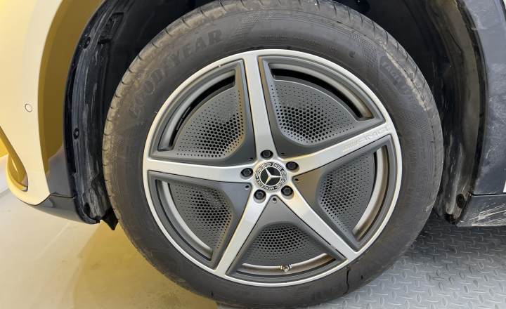 奔驰 EQS SUV 2023款 450 4MATIC 先锋版