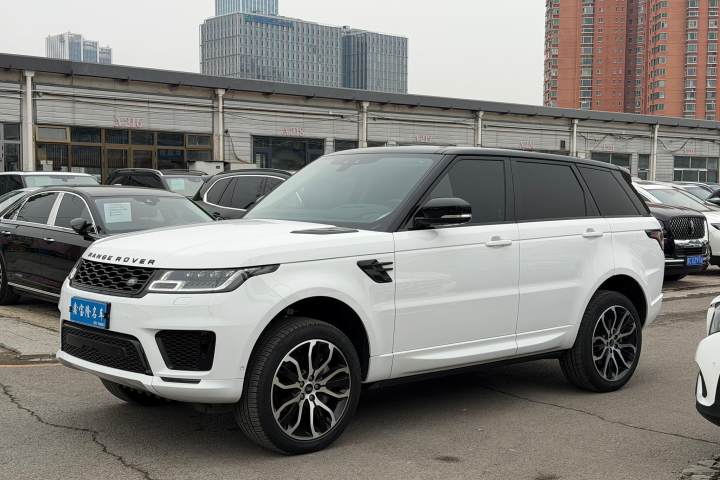 路虎 揽胜运动 2022款 3.0 L6 耀黑版