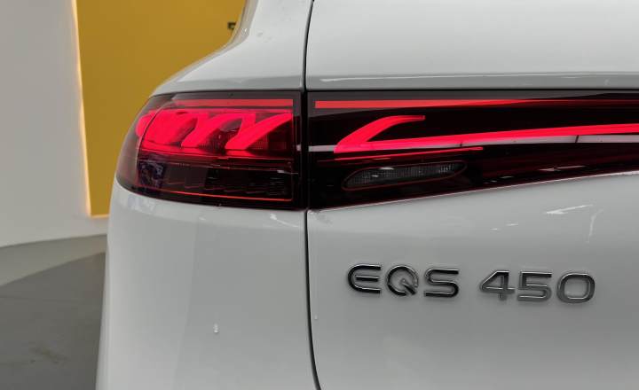 奔驰 EQS SUV 2023款 450 4MATIC 先锋版