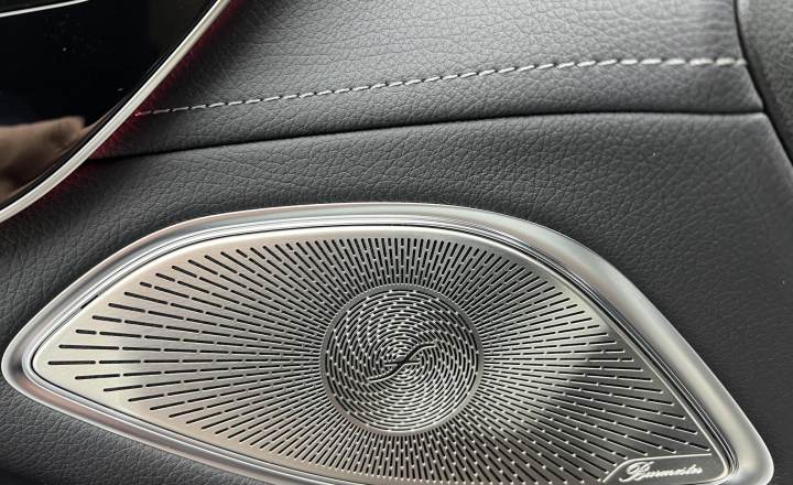奔驰 EQS SUV 2023款 450 4MATIC 先锋版