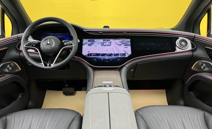 奔驰 EQS SUV 2023款 450 4MATIC 先锋版