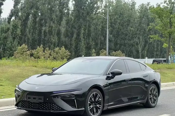 哪吒汽车 哪吒S 增程版 1160km 后驱中版
