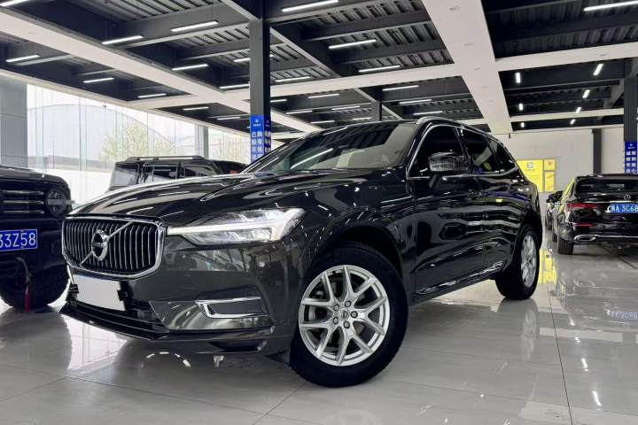 沃尔沃 XC60 T5 四驱智逸豪华版
