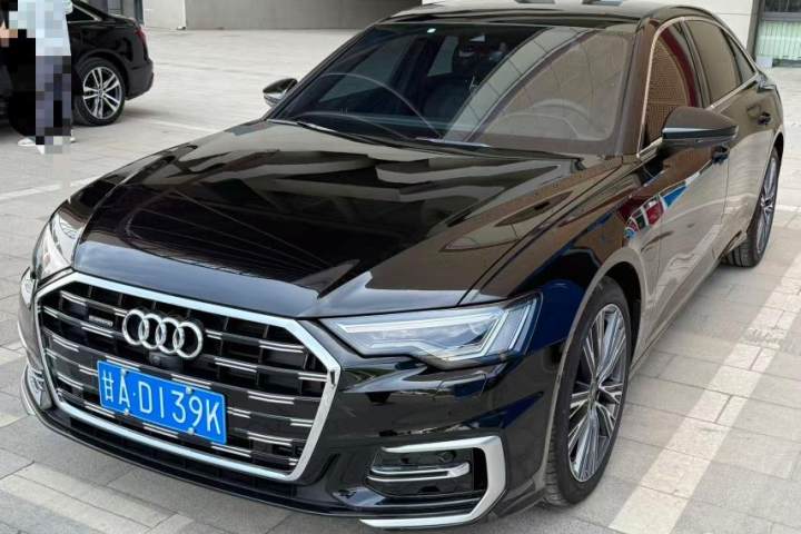 奥迪 A6L 改款 45 TFSI quattro 臻选动感型