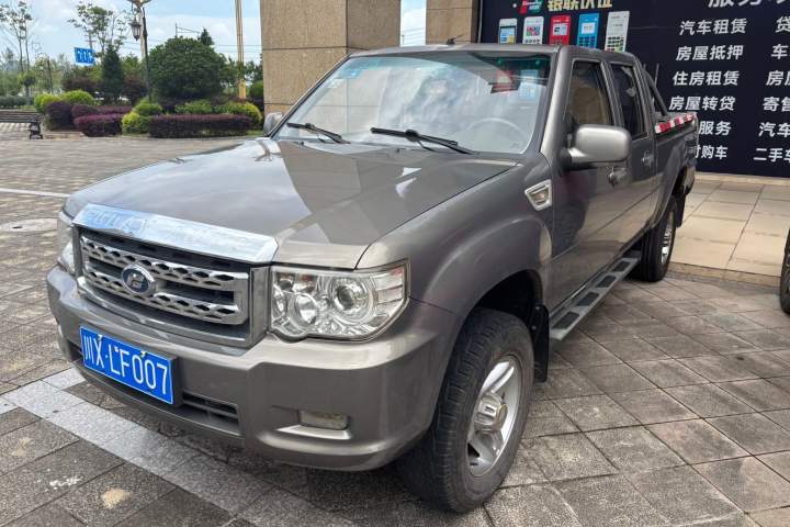 福迪 雄师F16 2.8T柴油两驱豪华型CA4D28C4-1