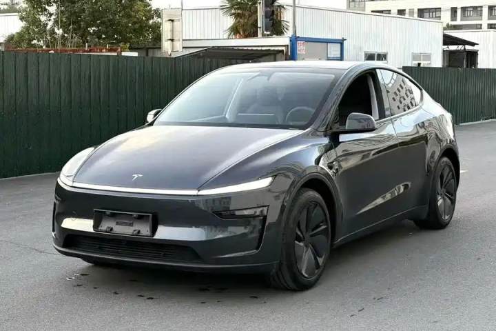 特斯拉 Model Y 后轮驱动 首发版