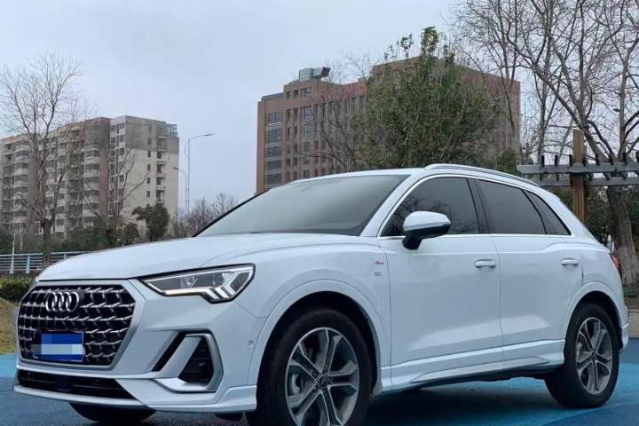 奥迪 Q3 2024款 40 TFSI 时尚动感型