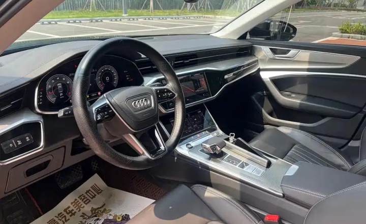 奥迪 A6L 2024款 45 TFSI 臻选致雅型