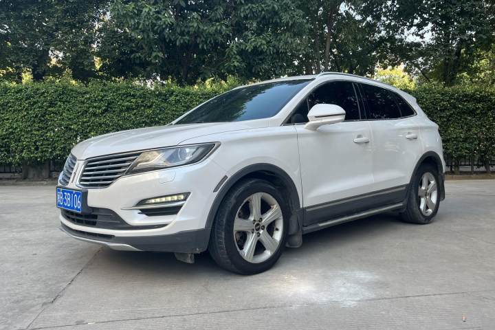林肯 MKC 2.0T 两驱尊享版