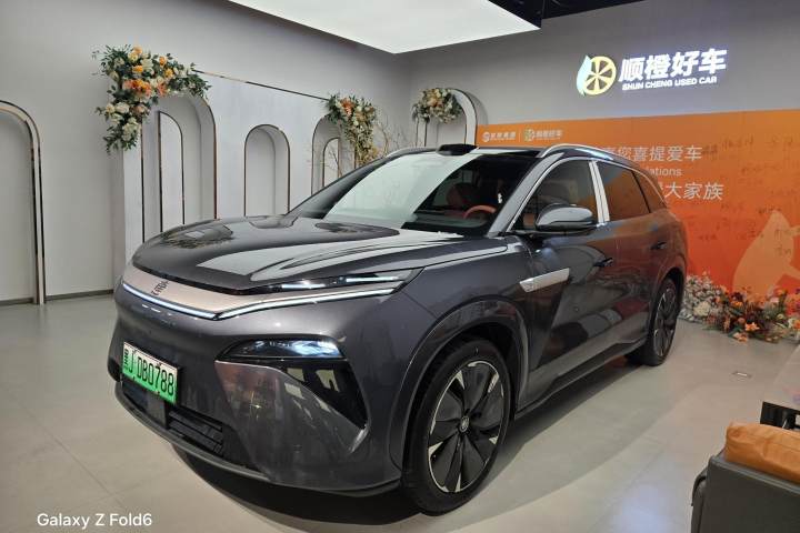 比亚迪 唐L EV 600KM四驱激光雷达旗舰型