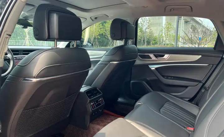 奥迪 A6L 2024款 45 TFSI 臻选致雅型