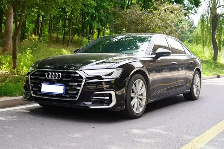 奥迪 A6L 2024款 45 TFSI 臻选动感型