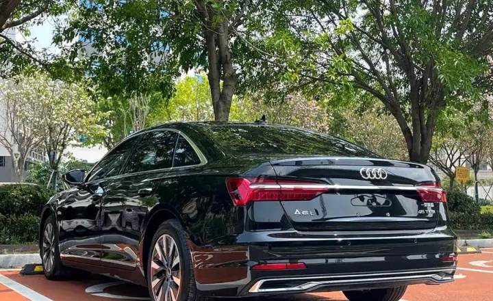 奥迪 A6L 2024款 45 TFSI 臻选致雅型