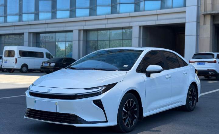 丰田 卡罗拉 2026款 1.8L 双擎 精英版