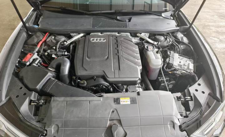 奥迪 A6L 2024款 45 TFSI 臻选动感型