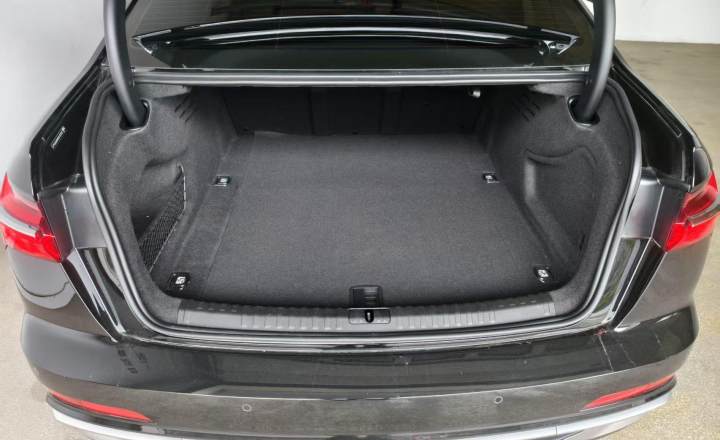 奥迪 A6L 2024款 45 TFSI 臻选动感型