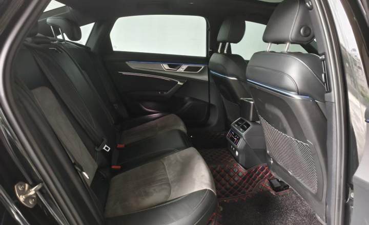 奥迪 A6L 2024款 45 TFSI 臻选动感型