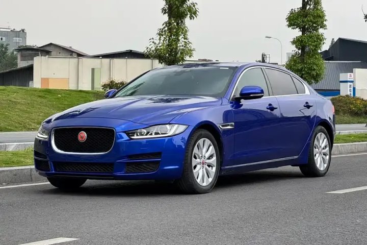 捷豹 XEL 2019款 2.0T 200PS 精英版