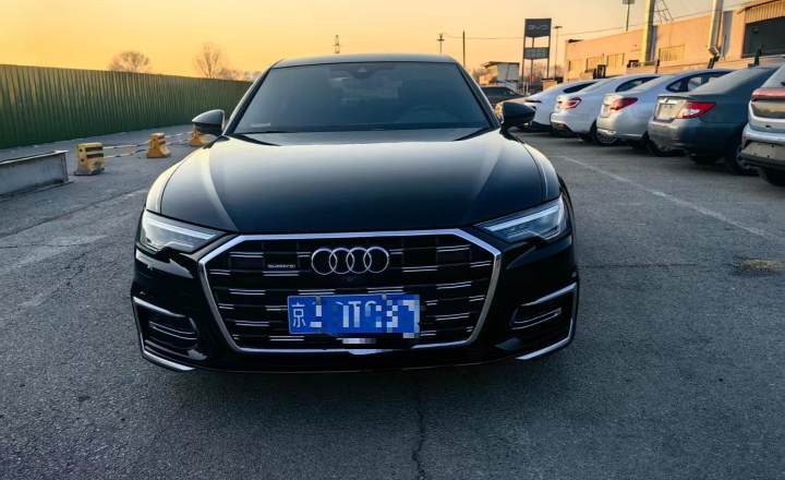 奥迪 A6L 2025款 45 TFSI quattro 臻选动感型