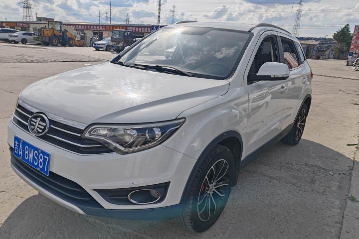 一汽 森雅R7 1.6L 手动舒适型