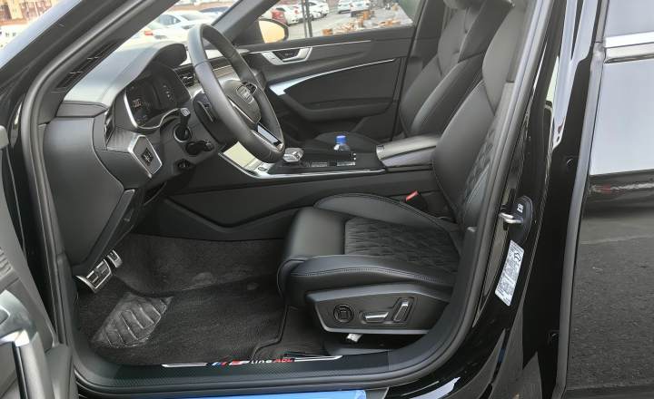 奥迪 A6L 2025款 45 TFSI quattro 臻选动感型
