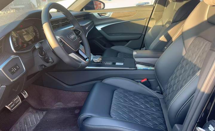 奥迪 A6L 2025款 45 TFSI quattro 臻选动感型