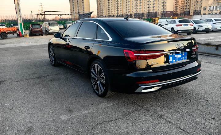 奥迪 A6L 2025款 45 TFSI quattro 臻选动感型