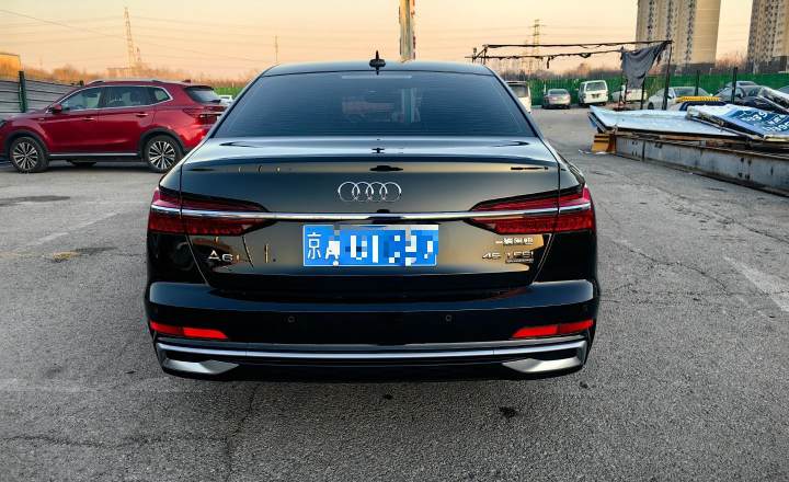 奥迪 A6L 2025款 45 TFSI quattro 臻选动感型
