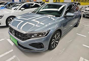 大众 帕萨特 2023款 330TSI 尊贵版