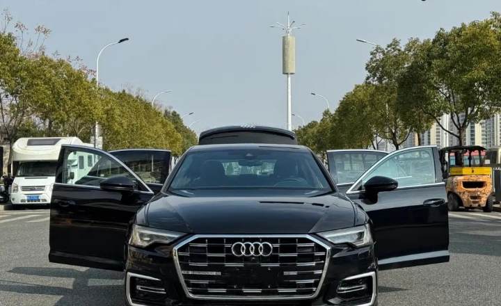 奥迪 A6L 2024款 45 TFSI 臻选动感型