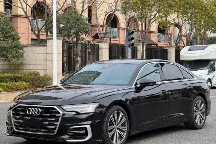 奥迪 A6L 45 TFSI 臻选动感型
