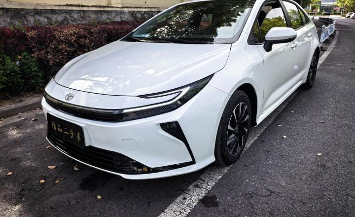 丰田 卡罗拉 2026款 1.8L 双擎 先锋版
