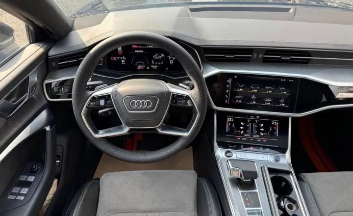 奥迪 A6L 2024款 45 TFSI 臻选动感型
