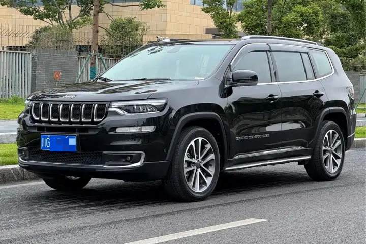 Jeep 指挥官 2018款 2.0T 四驱臻享版 国VI