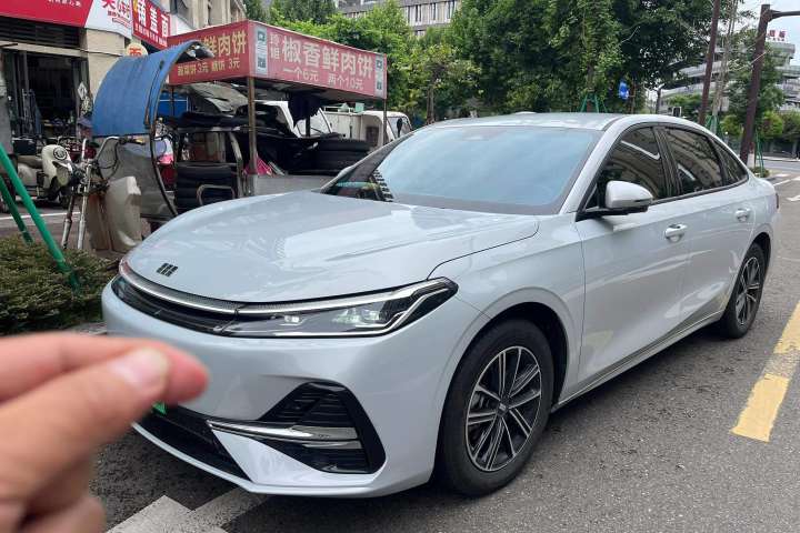 吉利银河 银河A7 EM-i 70km 启航版